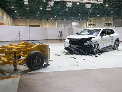 Deepal S05 Mobile Progressive Deformable Barrier test 2025 after crash