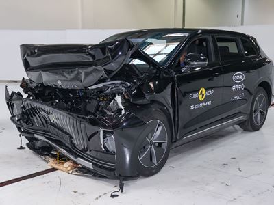 EXLANTIX ET Full Width Rigid Barrier test 2025 after crash