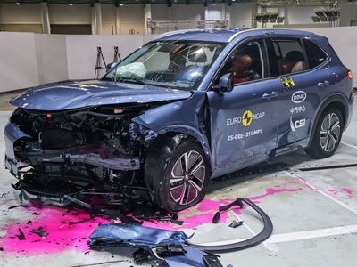 GEELY STARRAY EM i Mobile Progressive Deformable Barrier test 2025 after crash