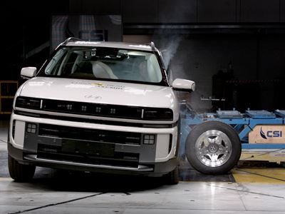 Hyundai NEXO Side Mobile Barrier test 2025