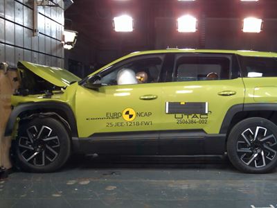 Jeep Compass Full Width Rigid Barrier test 2025