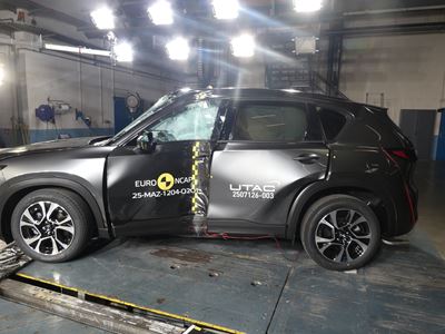 MAZDA CX 5 Side Pole test 2025 after crash