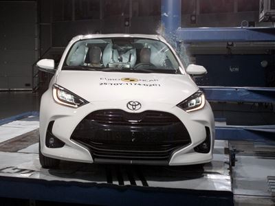 Toyota Yaris Side Pole test 2025