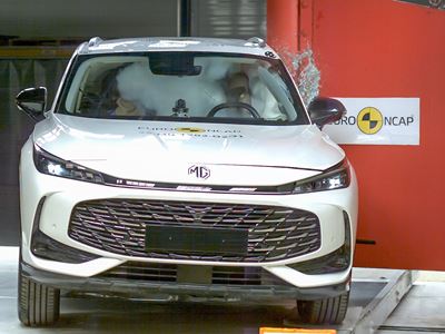 MG HS Plug in Hybrid Side Pole test 2024