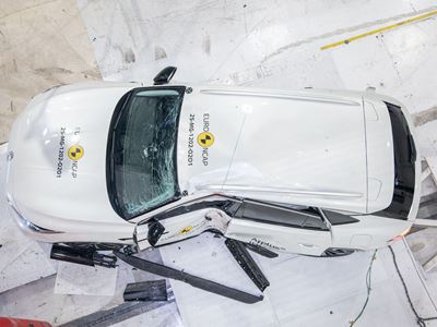 MG HS Plug in Hybrid Side Pole test 2024 after crash