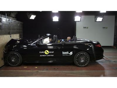 Mercedes Benz CLE Cabrio FW test 2025