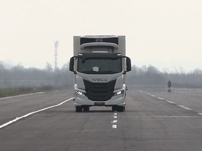 IVECO S WAY 4x2 rigid 2026 test picture