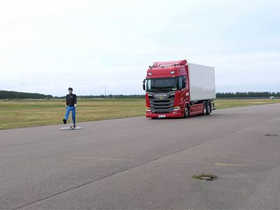 Scania R series 4x2 tractor unit 2026 test picture