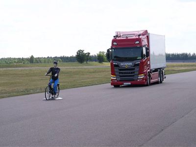Scania R series 4x2 tractor unit 2026 test picture