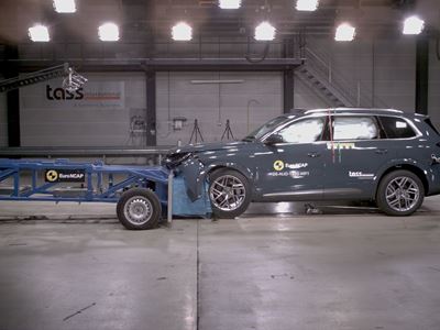 Audi Q7 MPDB test 2026
