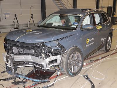 Audi Q7 MPDB test 2026 after crash