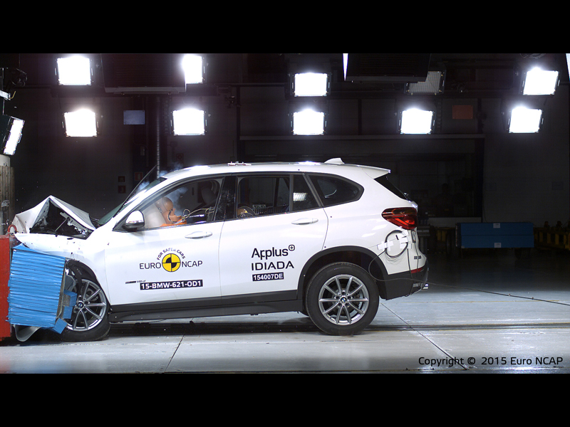 BMW X1 - Frontal Offset Impact test 2015