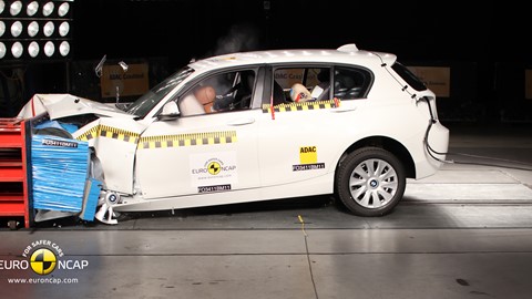 BMW 1 Series – Front crash test