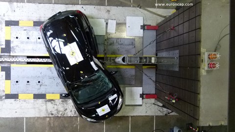 Nissan Note - Pole crash test 2013 - after crash