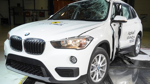 BMW X1 - Pole crash test 2015 - after crash