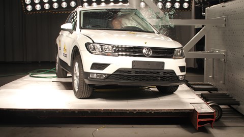 Volkswagen Tiguan - Pole crash test 2016