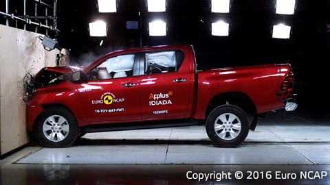 Toyota Hilux - Frontal Full Width test 2016