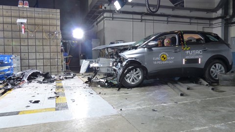 Peugeot 3008 - Frontal Offset Impact test 2016 - after crash