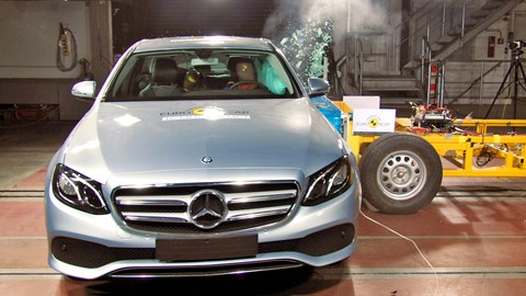Mercedes-Benz E-Class - Side crash test 2016