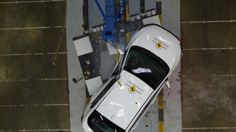 Hyundai Ioniq - Pole crash test 2016 - after crash