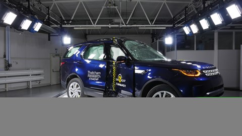 Land Rover Discovery - Pole crash test 2017 - after crash