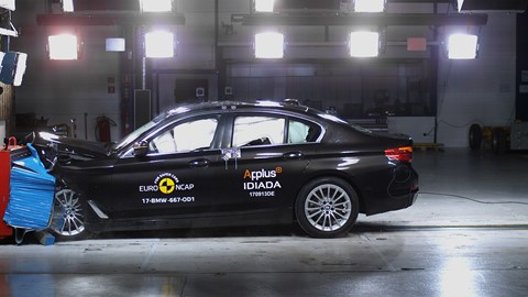 BMW 5-Series  - Frontal Offset Impact test 2017