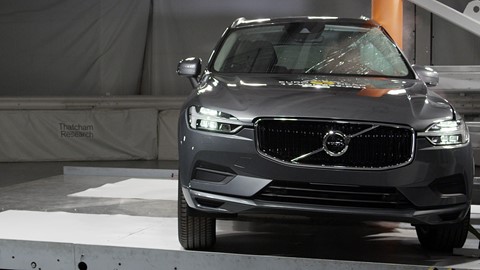Volvo XC60 - Pole crash test 2017