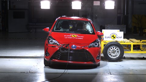Toyota Yaris - Side crash test 2017