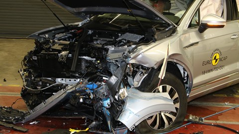VW Touareg - Frontal Offset Impact test 2018 - after crash