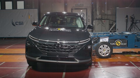 Hyundai NEXO - Side crash test 2018