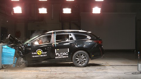 Mazda 6 - Frontal Offset Impact test 2018