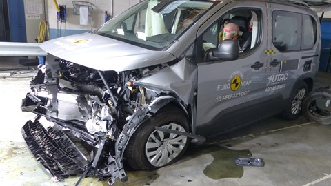 Peugeot Rifter - Frontal Offset Impact test 2018 - after crash