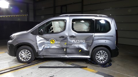 Peugeot Rifter - Side crash test 2018 - after crash