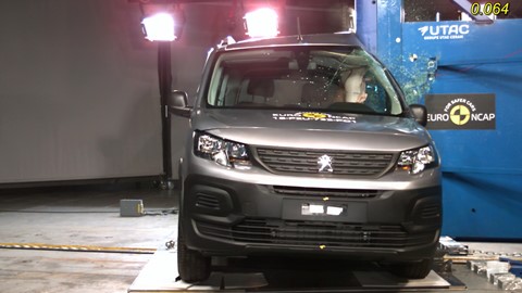 Opel/Vauxhall Combo - Pole crash test 2018