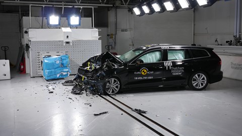 Volvo V60 - Frontal Offset Impact test 2018 - after crash
