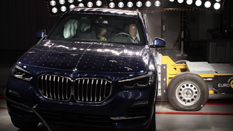 BMW X5 - Side crash test 2018