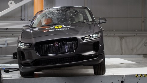 Jaguar I-PACE - Pole crash test 2018
