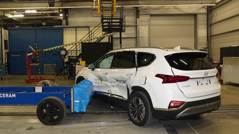 Hyundai Santa Fe - Side crash test 2018 - after crash