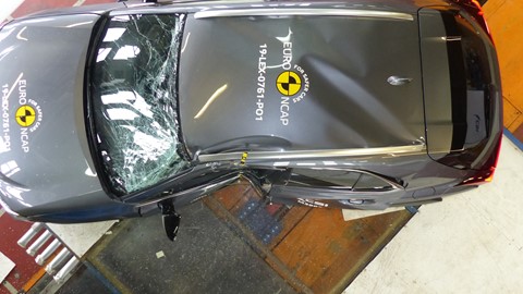 Lexus UX - Pole crash test 2019 - after crash