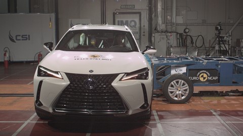 Lexus UX - Side crash test 2019