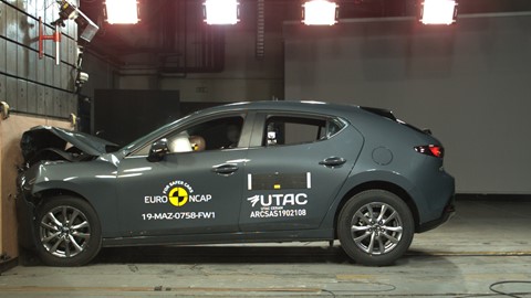 Mazda 3 - Frontal Full Width test 2019