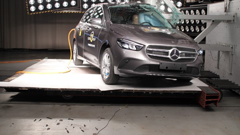 Mercedes-Benz B-Class - Pole crash test 2019