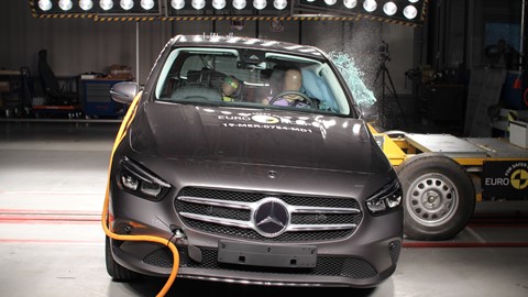Mercedes-Benz B-Class - Side crash test 2019
