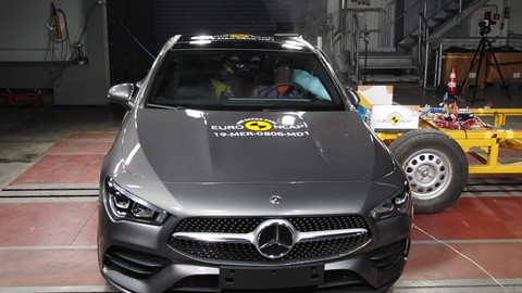 Mercedes-Benz CLA - Side crash test 2019
