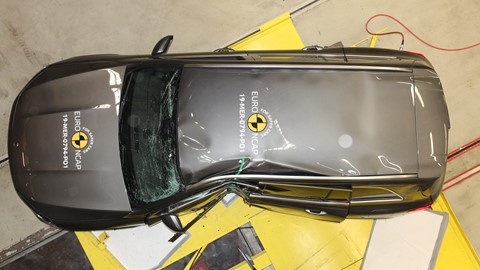 Mercedes-Benz GLB - Pole crash test 2019 - after crash