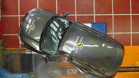 Ford Kuga - Pole crash test 2019 - after crash