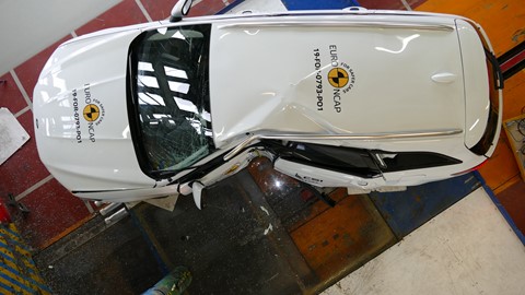 Ford Mondeo - Pole crash test 2019 - after crash