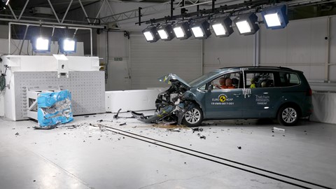 Volkswagen Sharan - Frontal Offset Impact test 2019 - after crash