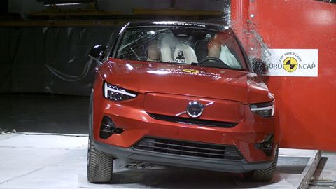 Volvo C40 Recharge - Side Pole test 2022