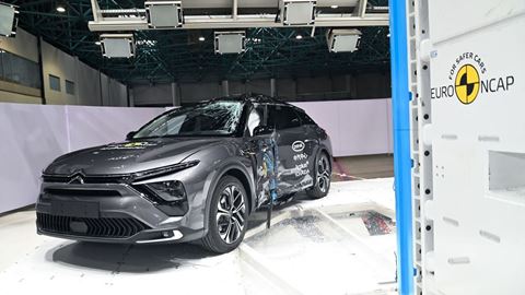 Citroën C5 X - Side Pole test 2022 - after crash